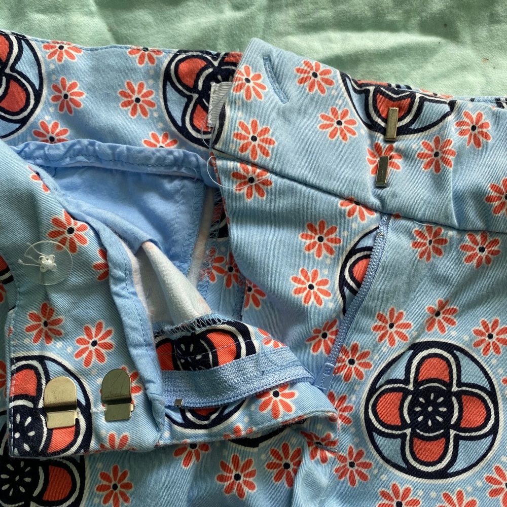 Shorts - Picture 4 of 4